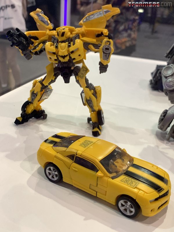 Studio Series Bumblebee, Hot Rod, Soundwave, Arcee, Chormia, Elita 1 Images From Unboxing Toy Convention 2019  (4 of 8)
